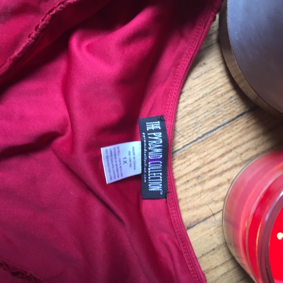 The Pyramid collection red lace dress - Picture 2 of 6